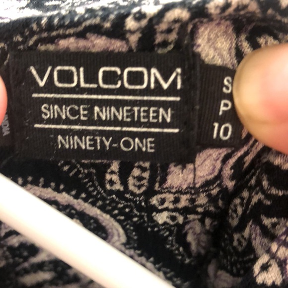 Volcom Women’s Dress - Picture 9 of 9